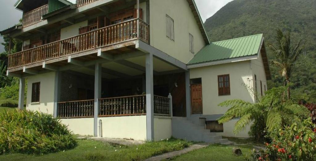 Roxy'S Mountain Lodge Laudat Exterior photo